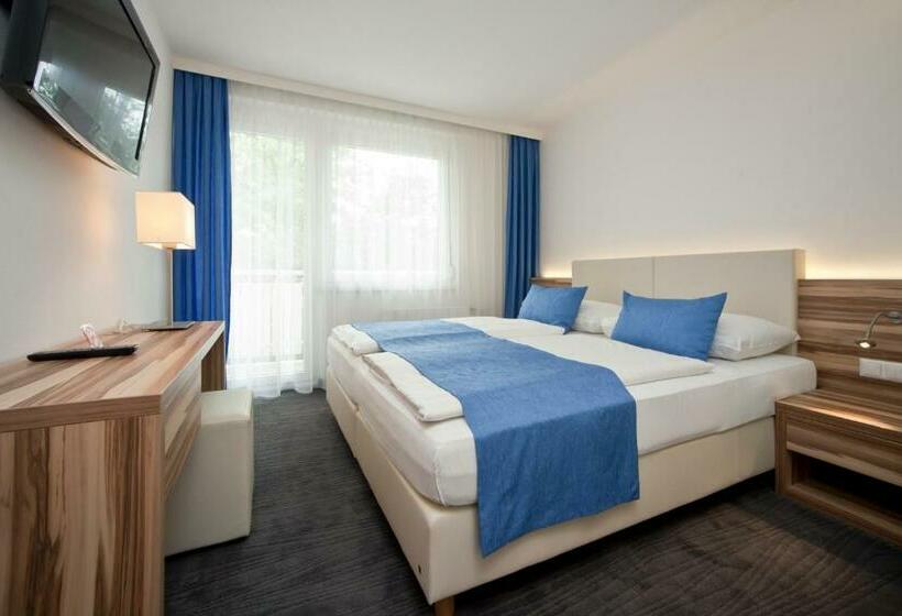 Номер Стандарт с Балконом, Happy Lake By Thomas Strugger