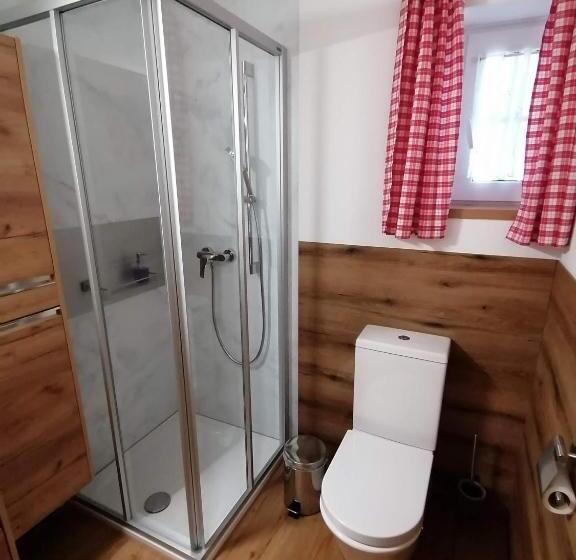 غرفة عائلية, Haus Bergliebe