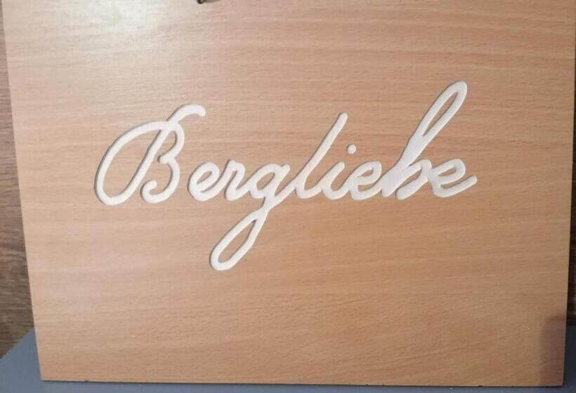 غرفة عائلية, Haus Bergliebe