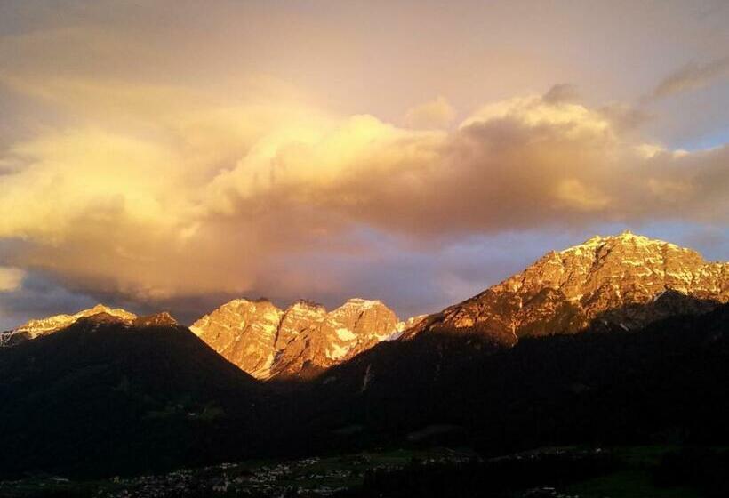 דירת שלושה חדרים, Haus Hubertus