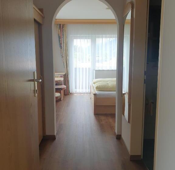 带2个卧室的公寓, Haus Hubertus