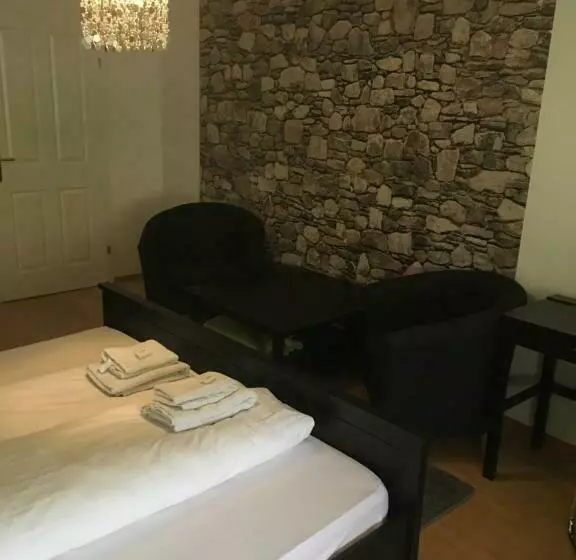 Huoneisto 2 Makuuhuonetta, Pension Sunnseitn   Gasthof   Café   Weinkeller