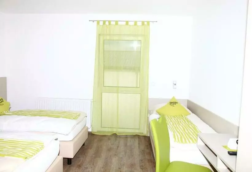 スタンダードトリプルルーム, Smart Motel
