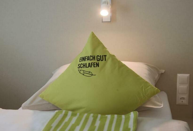 标准工作室, Smart Motel