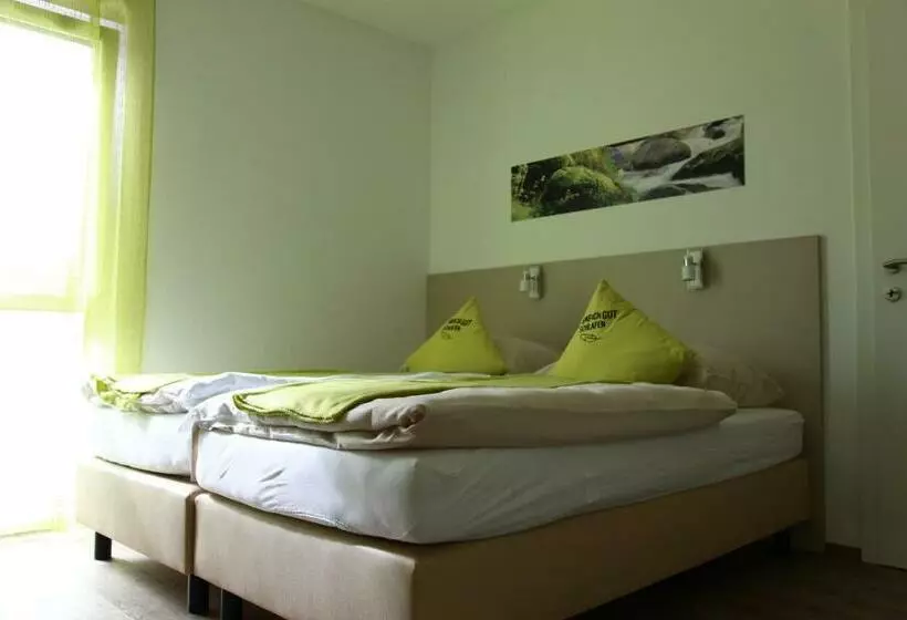 スタンダードスタジオ, Smart Motel