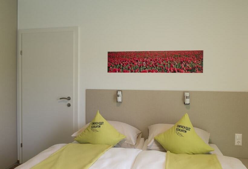 标准工作室, Smart Motel