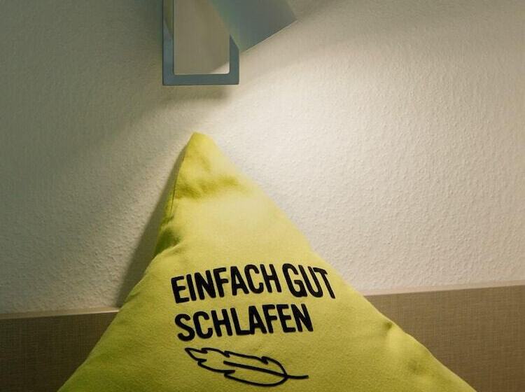 标准工作室, Smart Motel