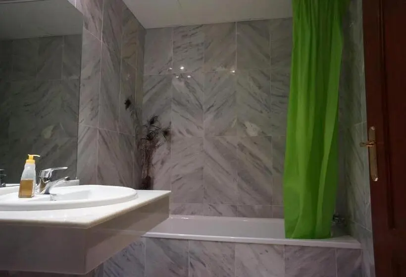اتاق استاندارد با بالکن, Cute And Relaxing Bed And Breakfast En Albayzín