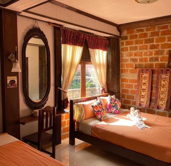 Quarto Familiar Deluxe, โรงแรมจันทร์แดง