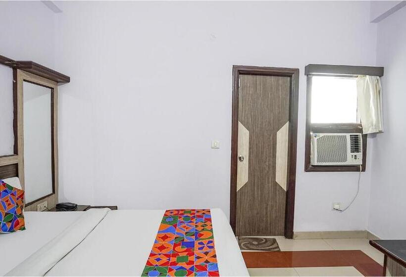 带大床的豪华间, Homewood Suites