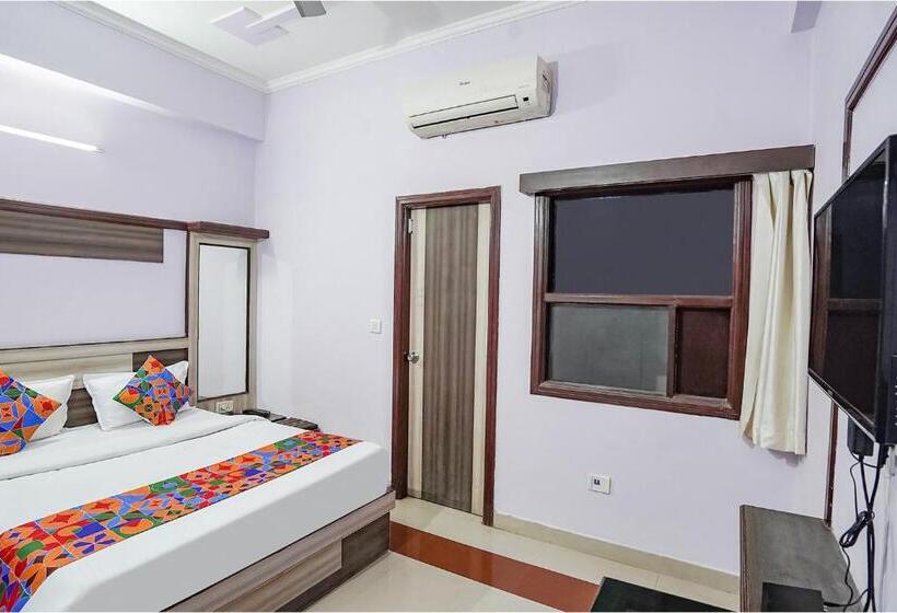 带大床的豪华间, Homewood Suites