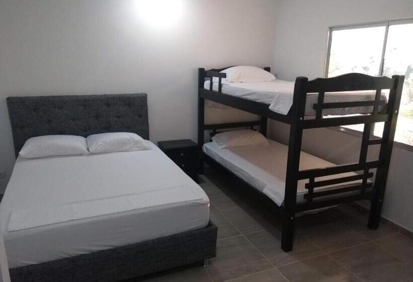 Quarto Quadruplo Premium, J.r