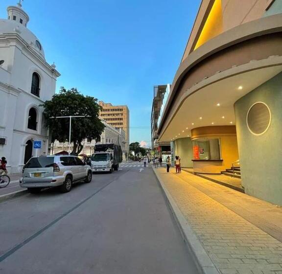 Quarto Quadruplo Premium, J.r