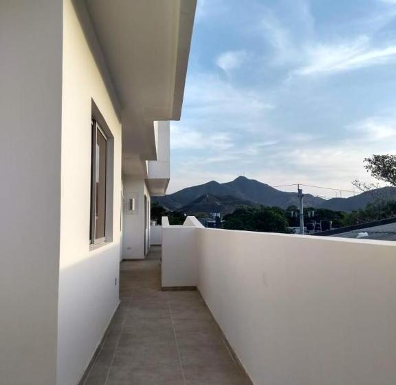 Quarto Quadruplo Premium, J.r