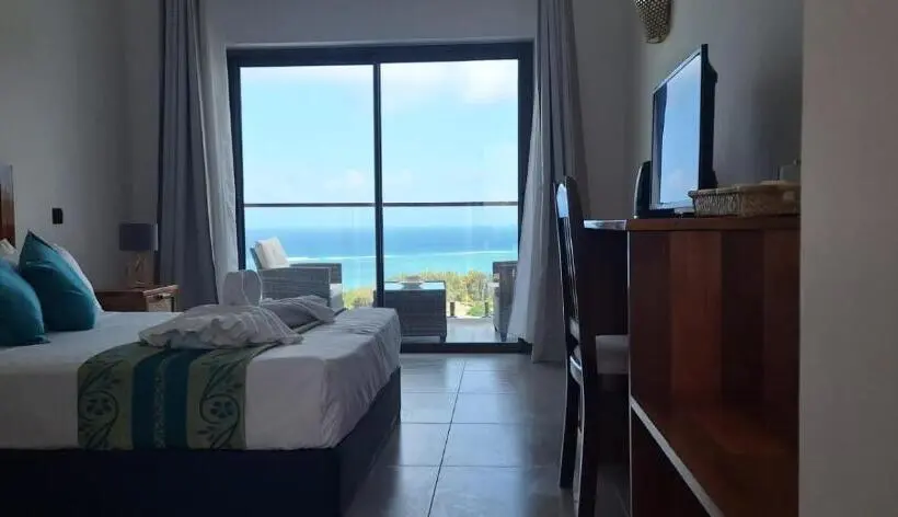 اتاق لوکس با بالکن و چشم‌انداز دریا, Le Marin, Rodrigues Island