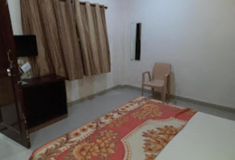 Quarto Estandar, Parth Inn, Wardha