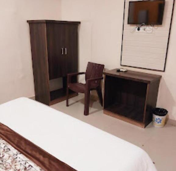 Quarto Estandar, Parth Inn, Wardha