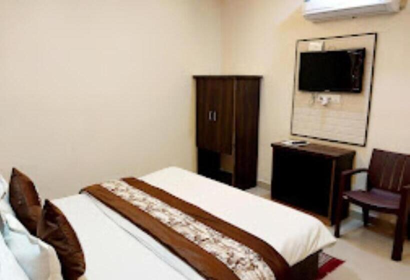 Quarto Deluxe, Parth Inn, Wardha