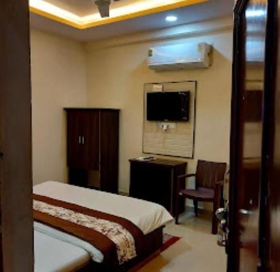 Quarto Deluxe, Parth Inn, Wardha