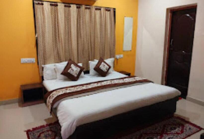 Quarto Deluxe, Parth Inn, Wardha