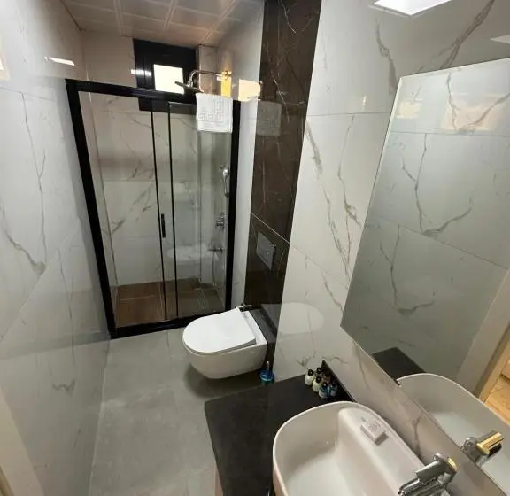 اتاق استاندارد, Mitra