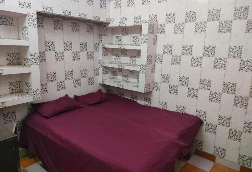 חדר אקונומי, Kanti Devi Seva Sadan