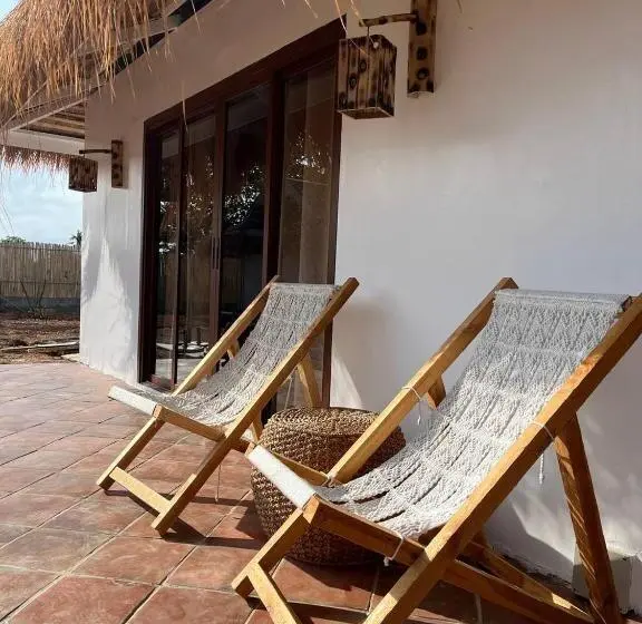 Standard Neljän Hengen Huone, Solimar Seaside Cabanas