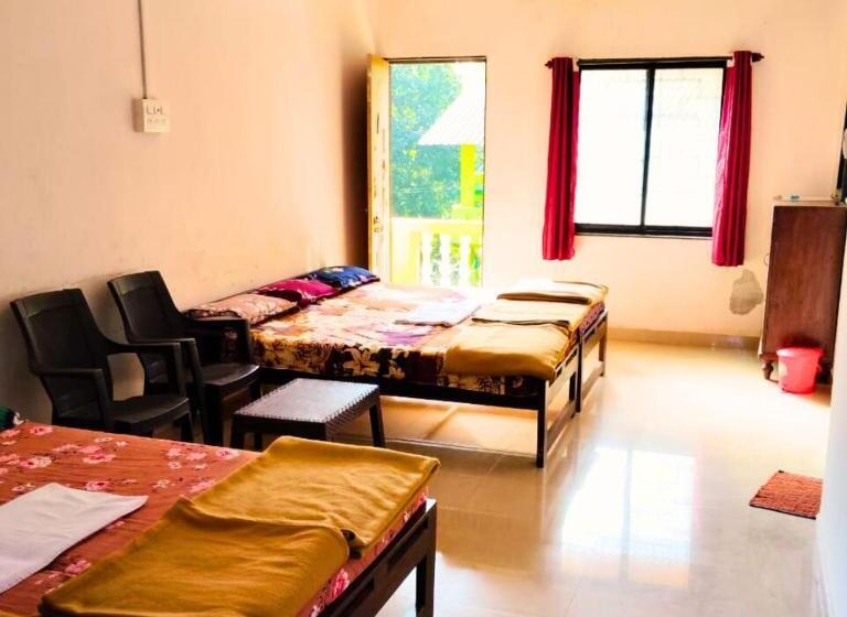 חדר סטנדרט עם מרפסת, Sulochana Resort