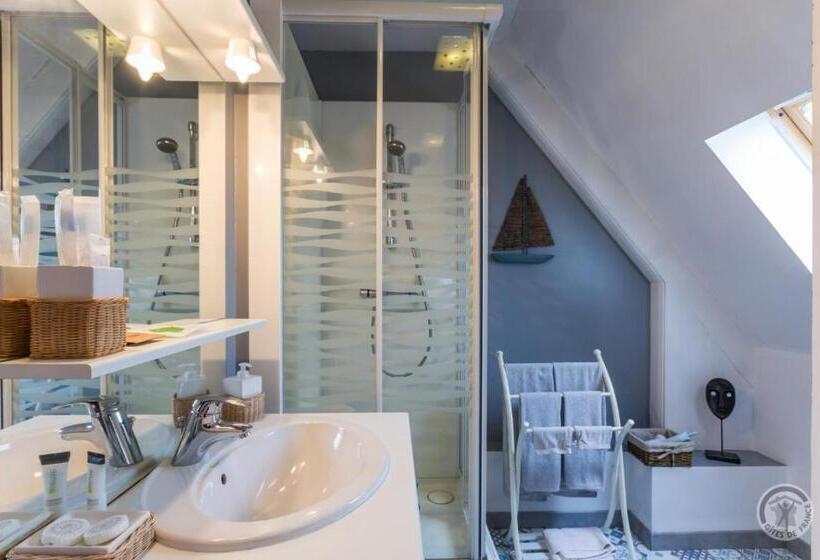 חדר משפחתי, Le Pont De Benneville