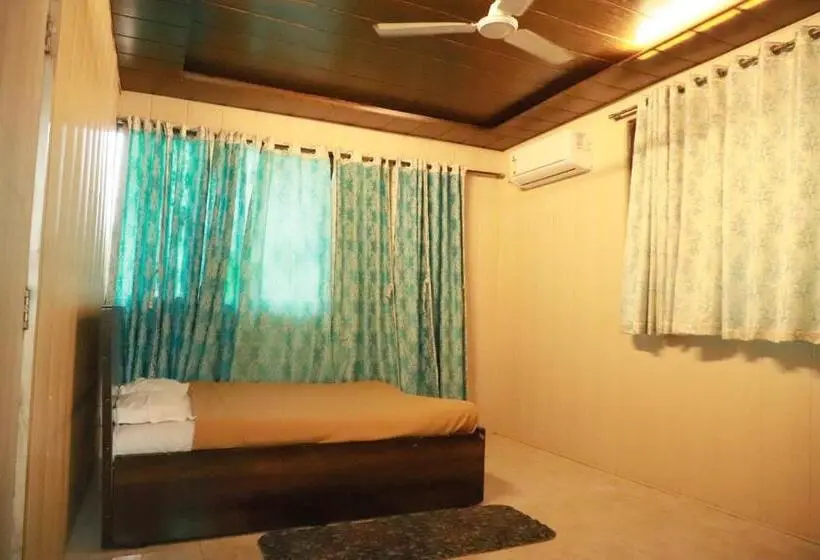 エコノミールーム, Sound Rio Retreat Karjat