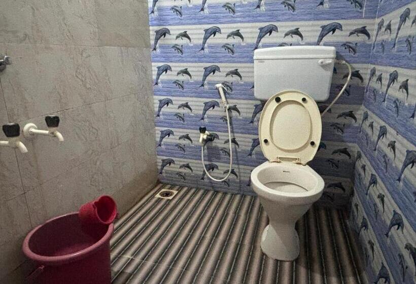 חדר משפחתי, Staymaker Naik Residency