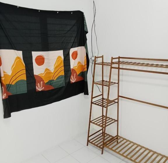 اتاق استاندارد, Tiki Tribe Bar & Hostel