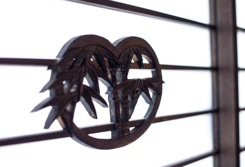 غرفة قياسية رباعية, Ryokan Hitaya