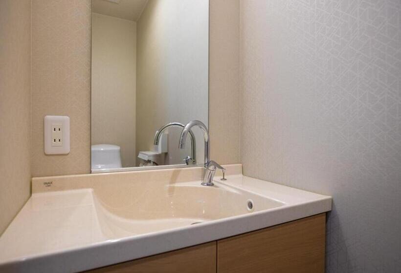 غرفة قياسية رباعية, Ryokan Hitaya