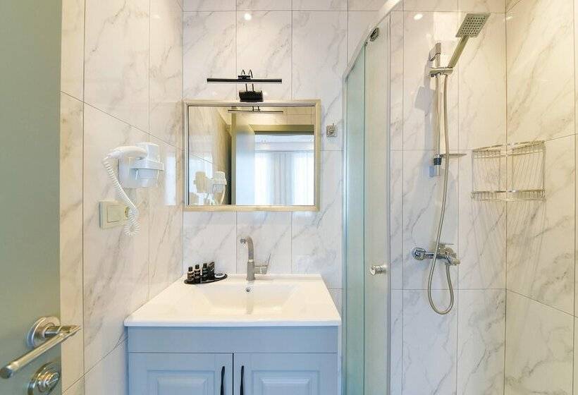 חדר דלוקס, Rise Inn