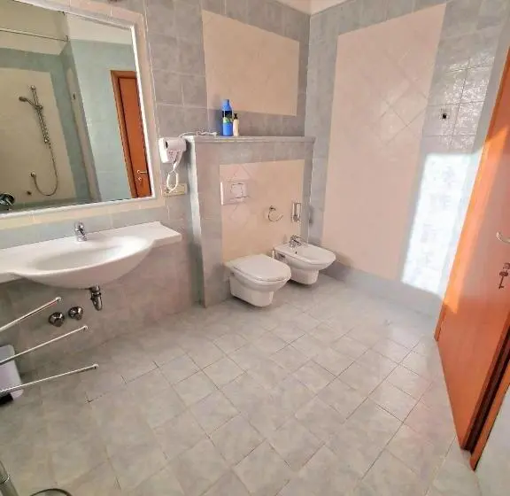 Pokój Czteroosobowy Standard, Sentieri Del Garda