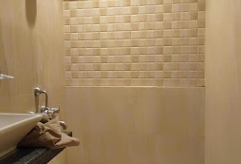 חדר דלוקס, Celebration Bar And Restaurant Maharashtra