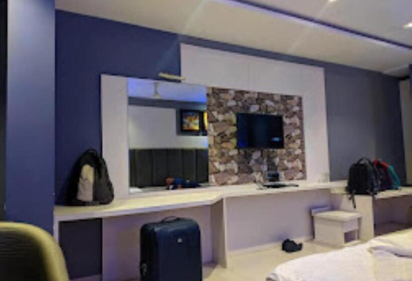 חדר דלוקס, Celebration Bar And Restaurant Maharashtra