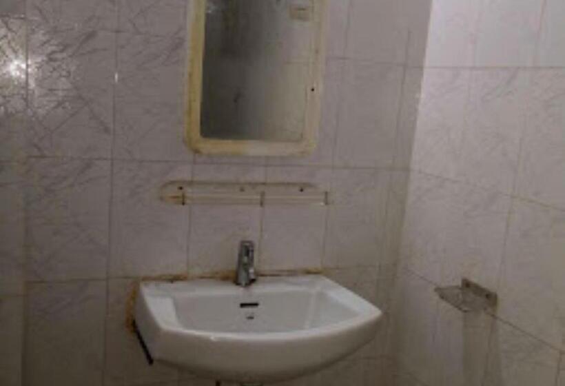 キングサイズベッドのデラックスルーム, Janpath Odisha