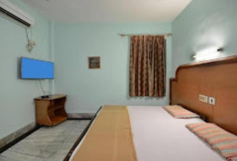 キングサイズベッドのデラックスルーム, Janpath Odisha