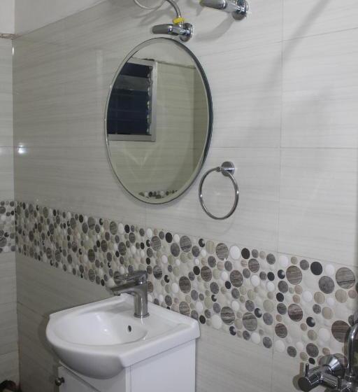 디럭스 트리플 룸, Oishi Plaza