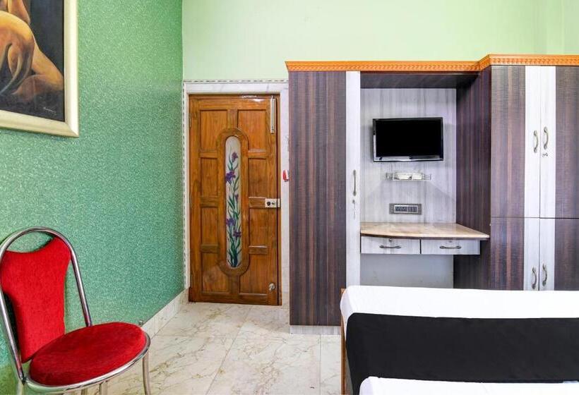 トリプルクラシックルーム, Oyo Sudharani Palace