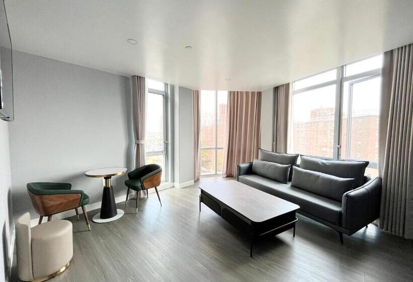 带城市景观的套间, Starlight