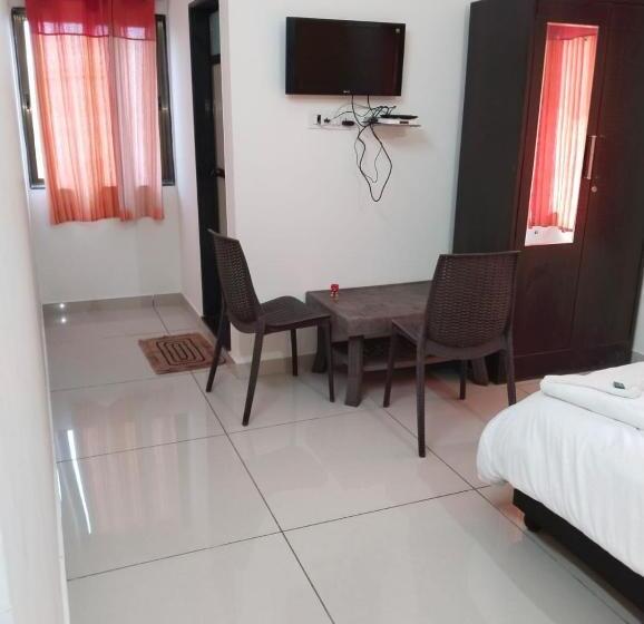 חדר משפחתי דלוקס, Suryansh Beach Resort