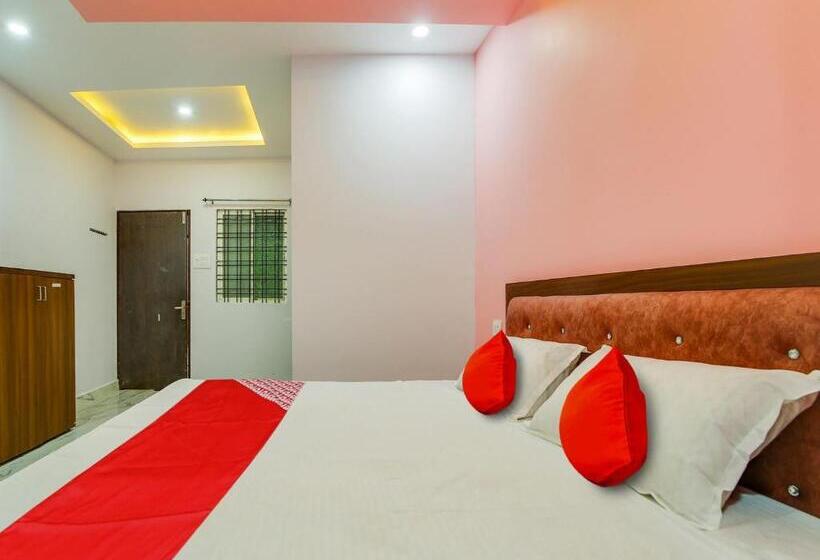 Трехместный Номер Классика, Oyo Hotel United Palace