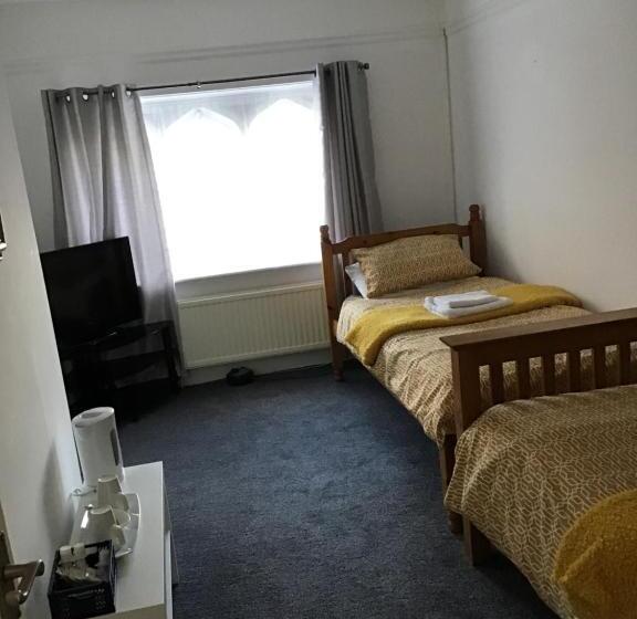 غرفة قياسية, The New Juniper Berry Pub & Guest Rooms