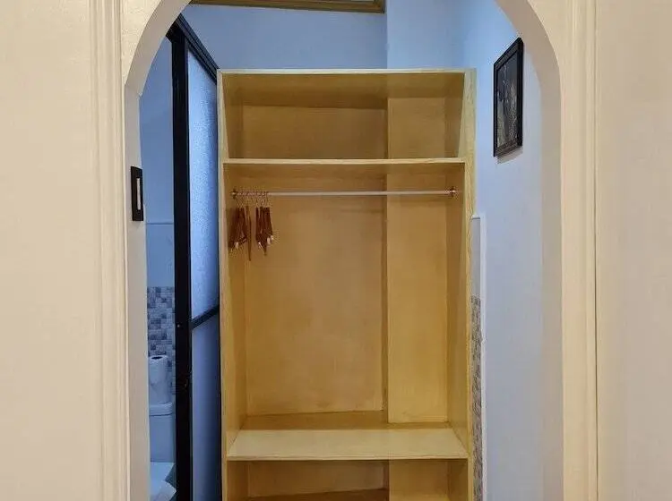 اتاق خانوادگی, Pressie By Sms Hospitality