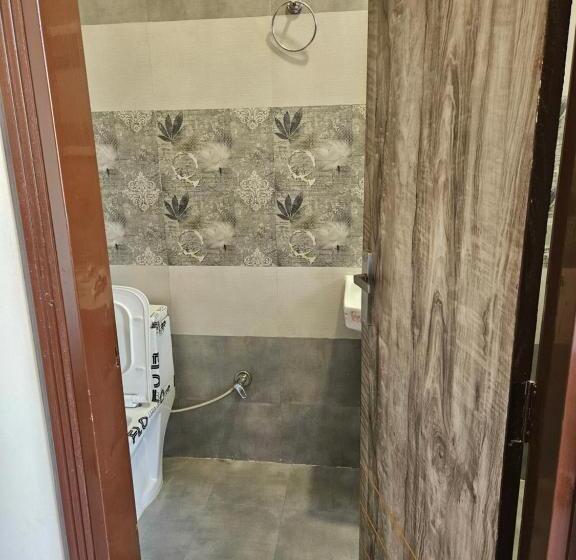 Chambre Familiale, 8 Inn