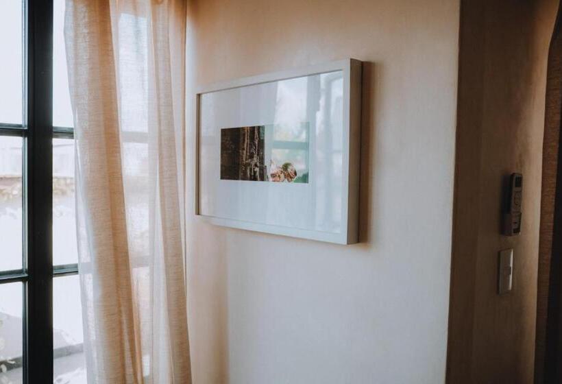 Номер Deluxe с Балконом, Casa Realm