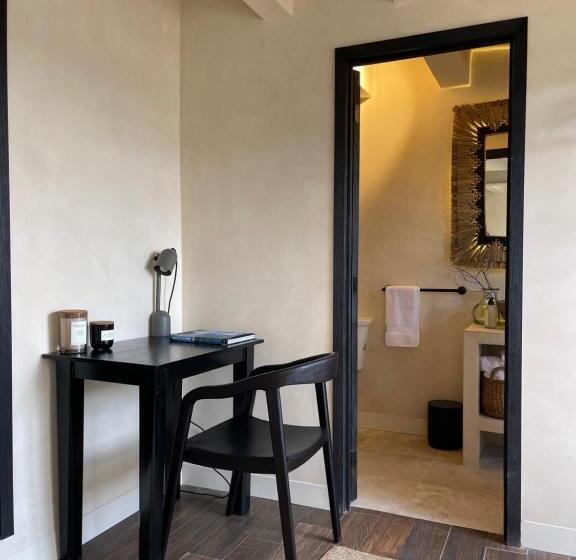 Quarto Deluxe com Sacada, Casa Realm